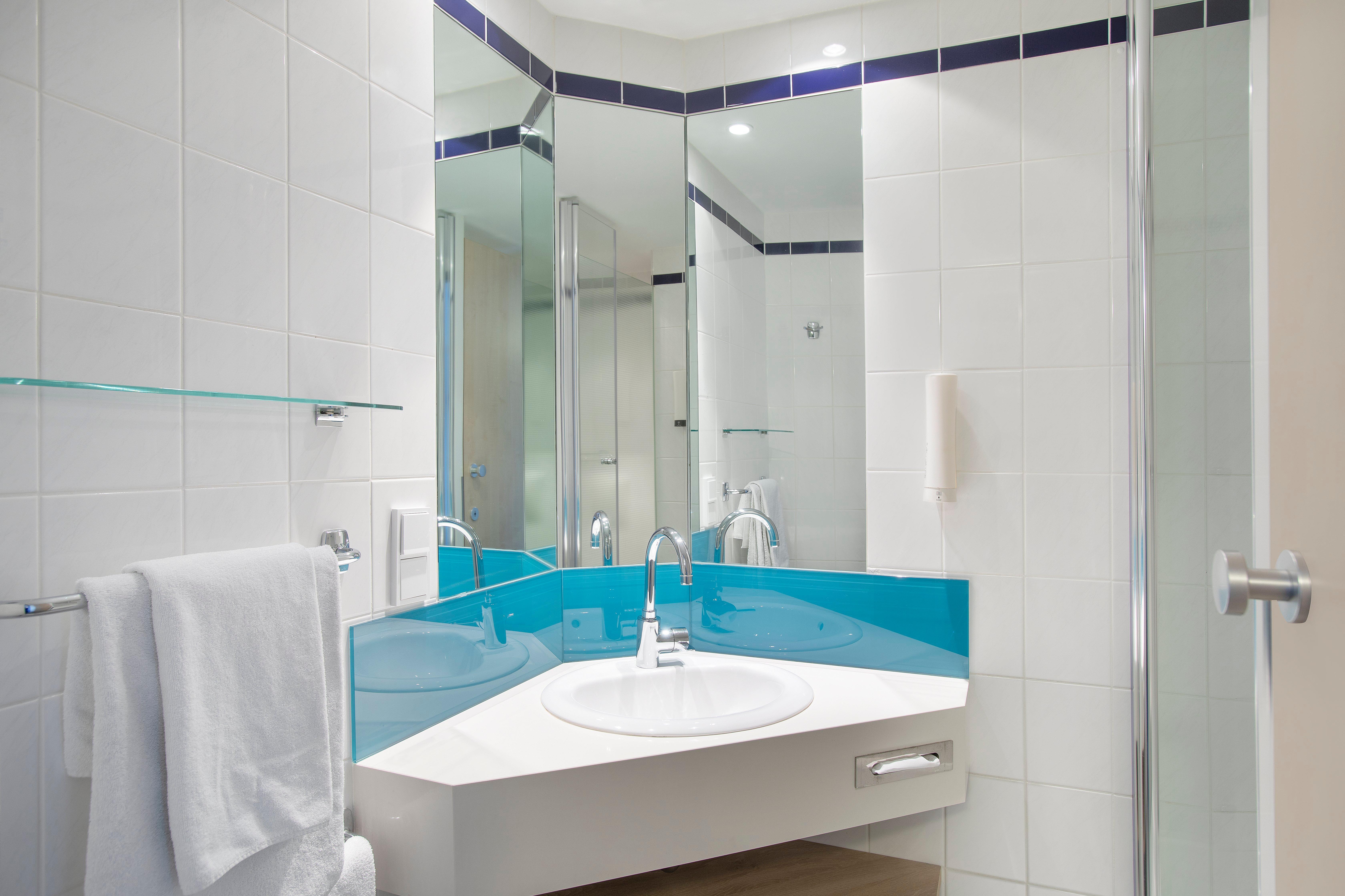 Holiday Inn Express Frankfurt Messe By Ihg Francoforte sul Meno Esterno foto
