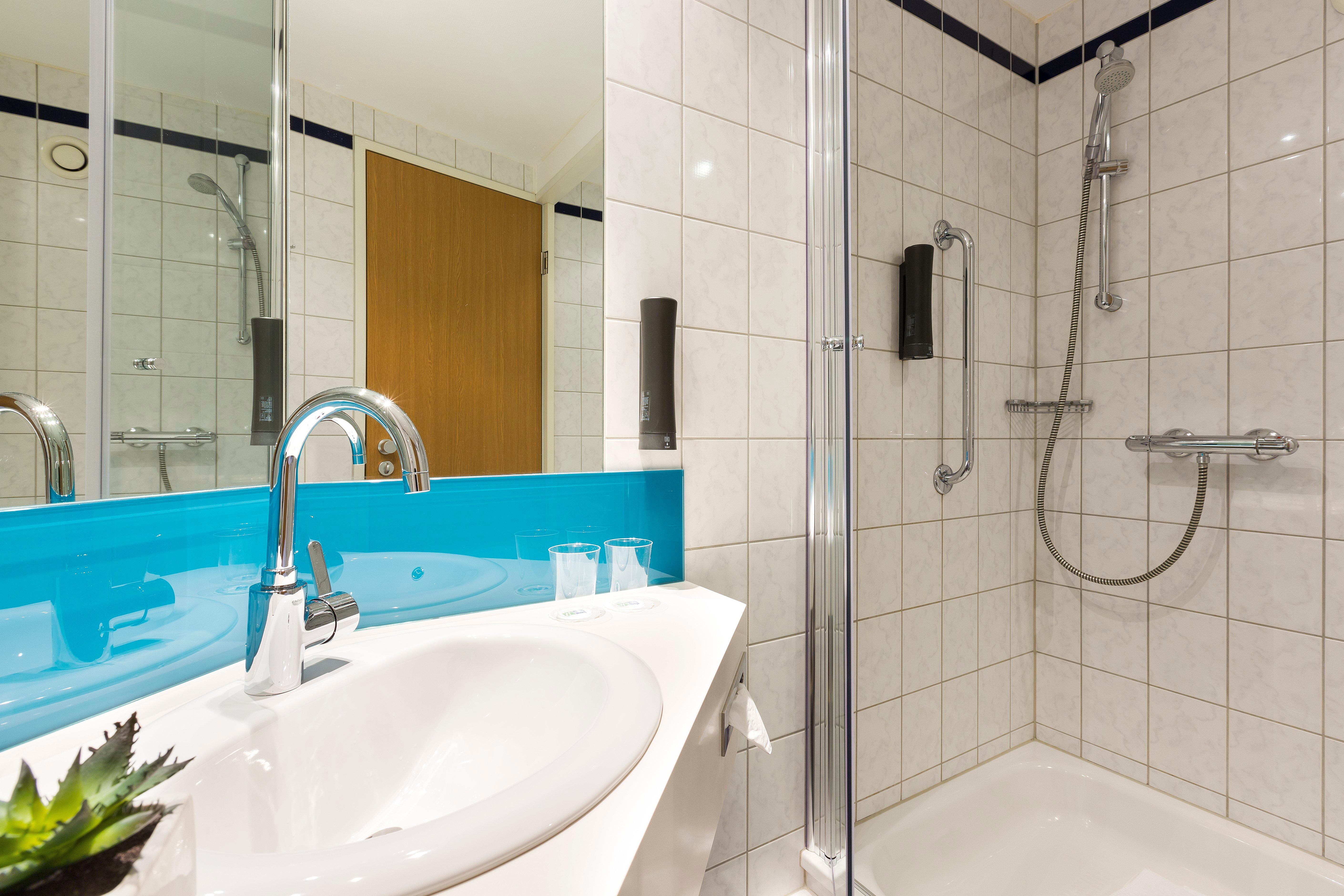 Holiday Inn Express Frankfurt Messe By Ihg Francoforte sul Meno Esterno foto