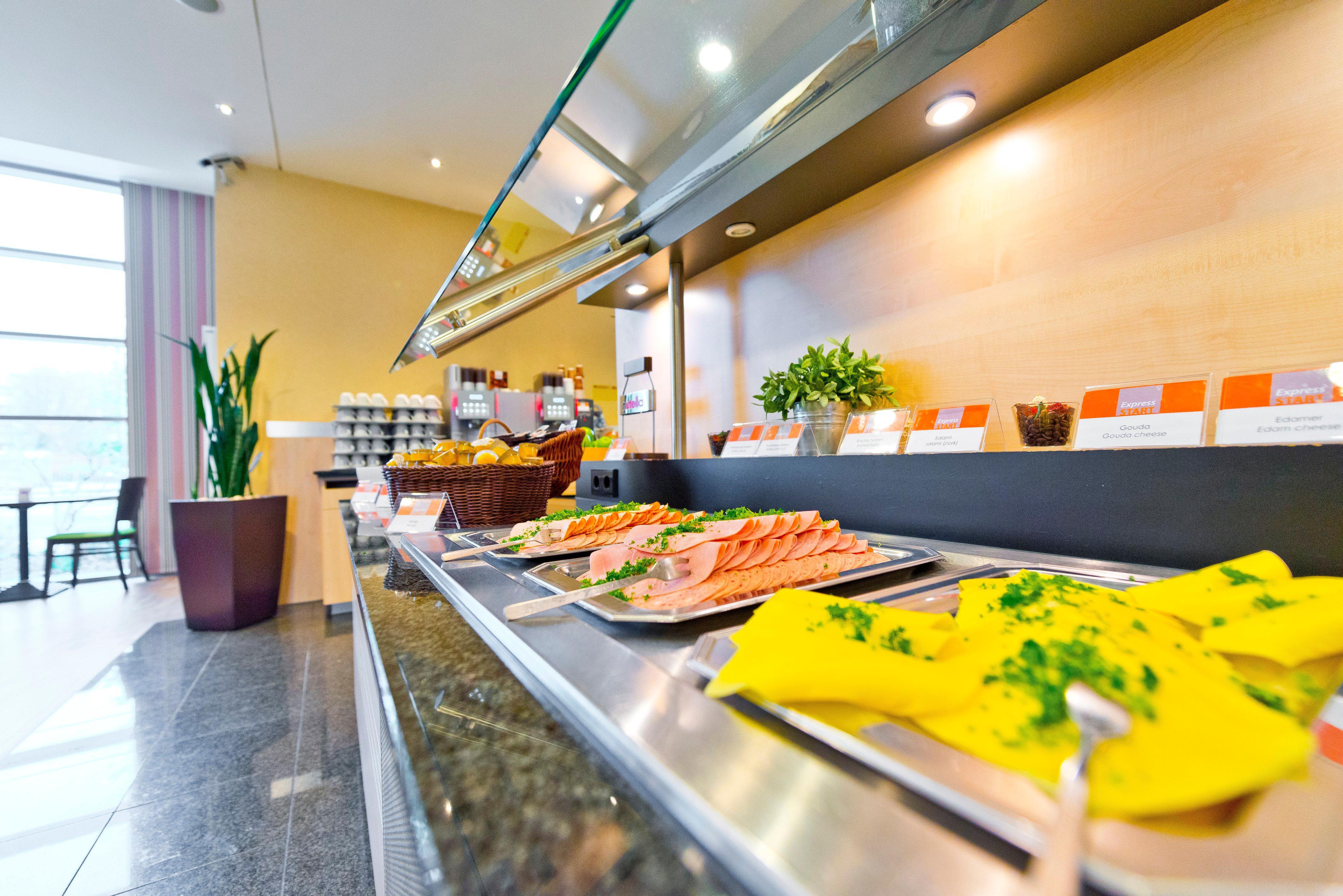 Holiday Inn Express Frankfurt Messe By Ihg Francoforte sul Meno Esterno foto