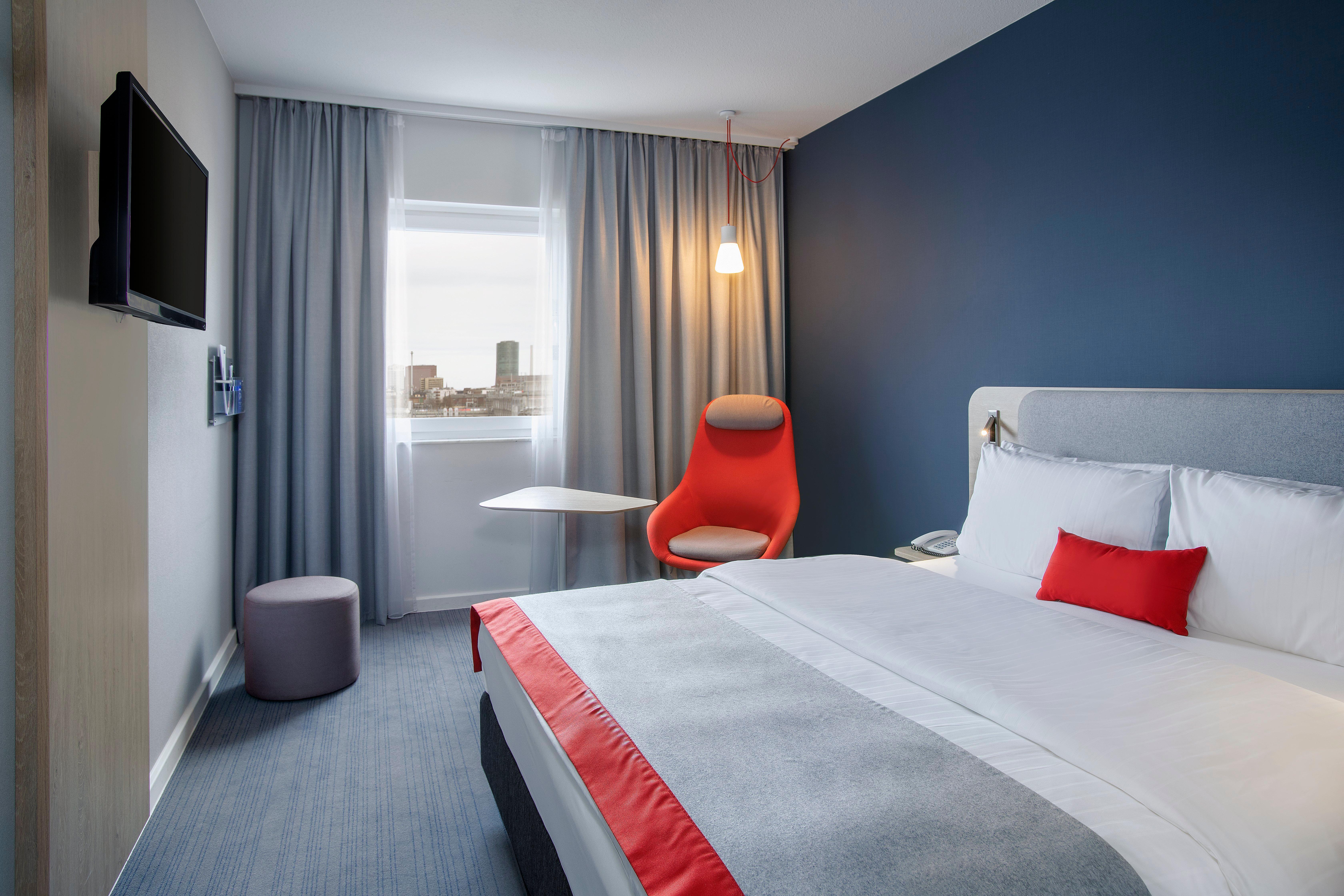 Holiday Inn Express Frankfurt Messe By Ihg Francoforte sul Meno Esterno foto