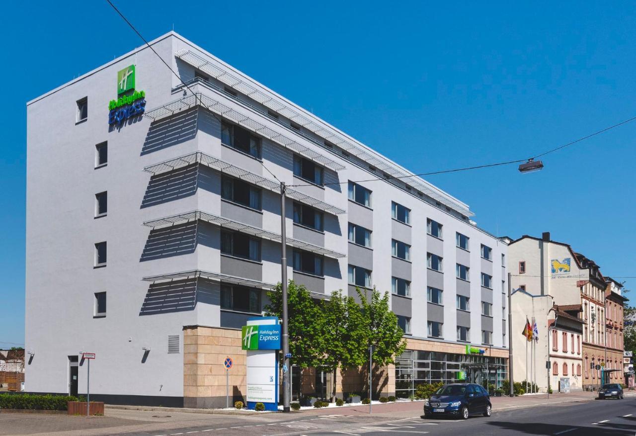 Holiday Inn Express Frankfurt Messe By Ihg Francoforte sul Meno Esterno foto