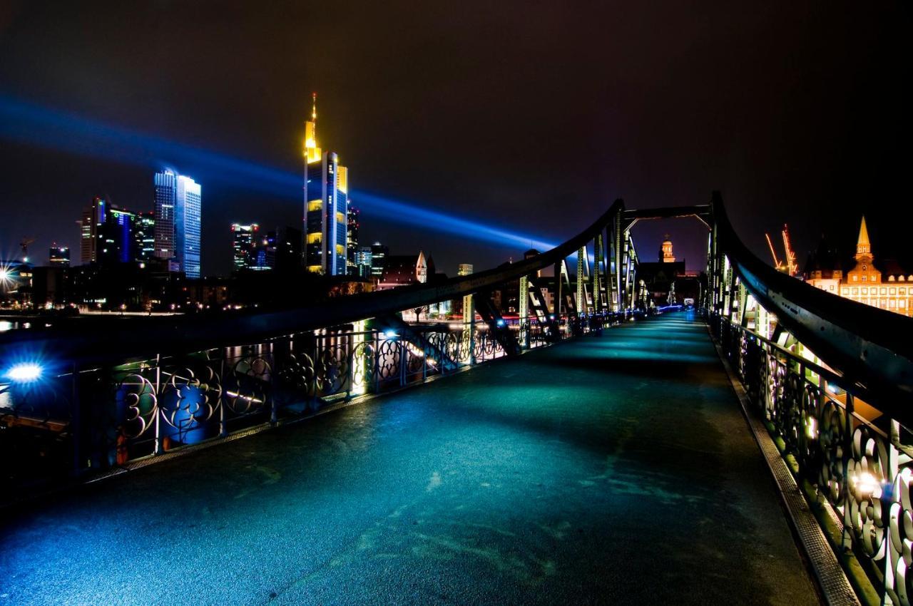 Holiday Inn Express Frankfurt Messe By Ihg Francoforte sul Meno Esterno foto