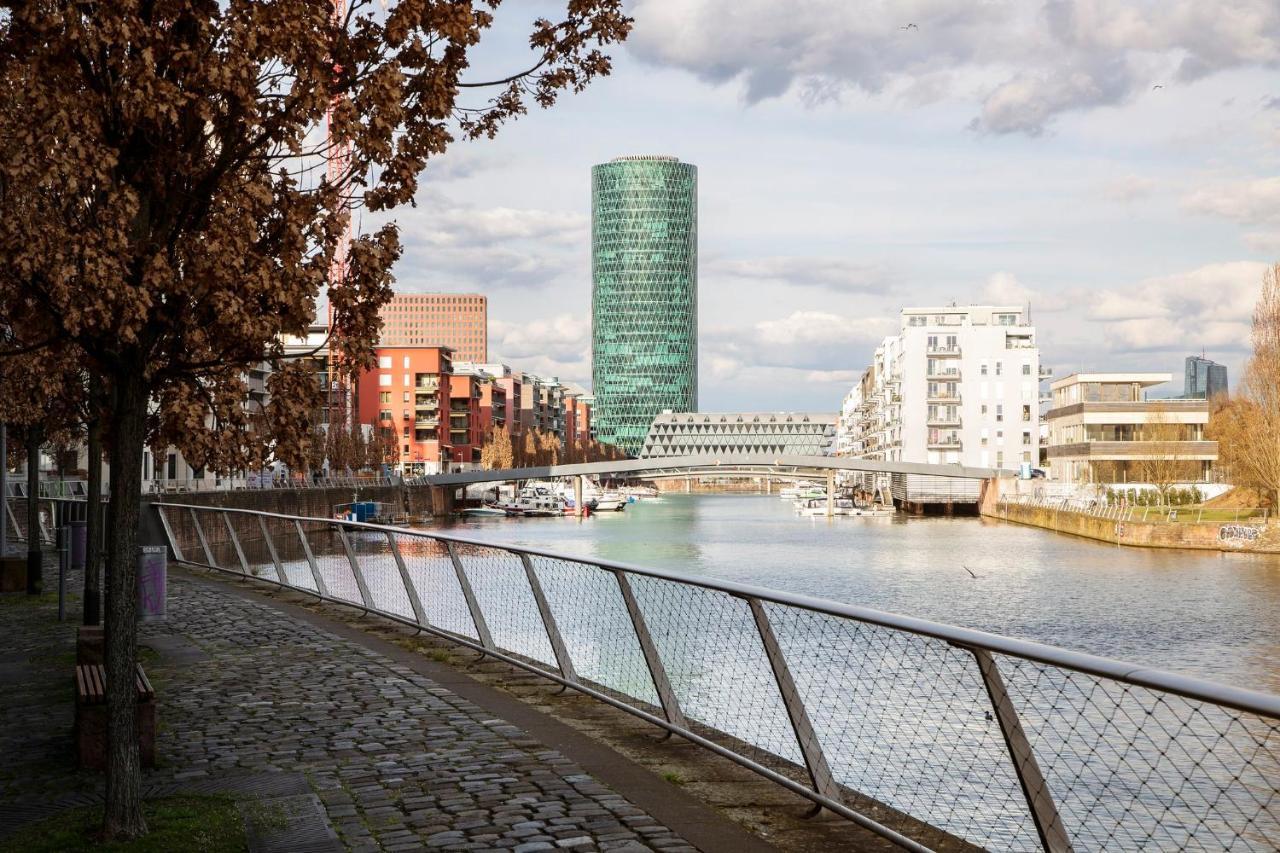Holiday Inn Express Frankfurt Messe By Ihg Francoforte sul Meno Esterno foto