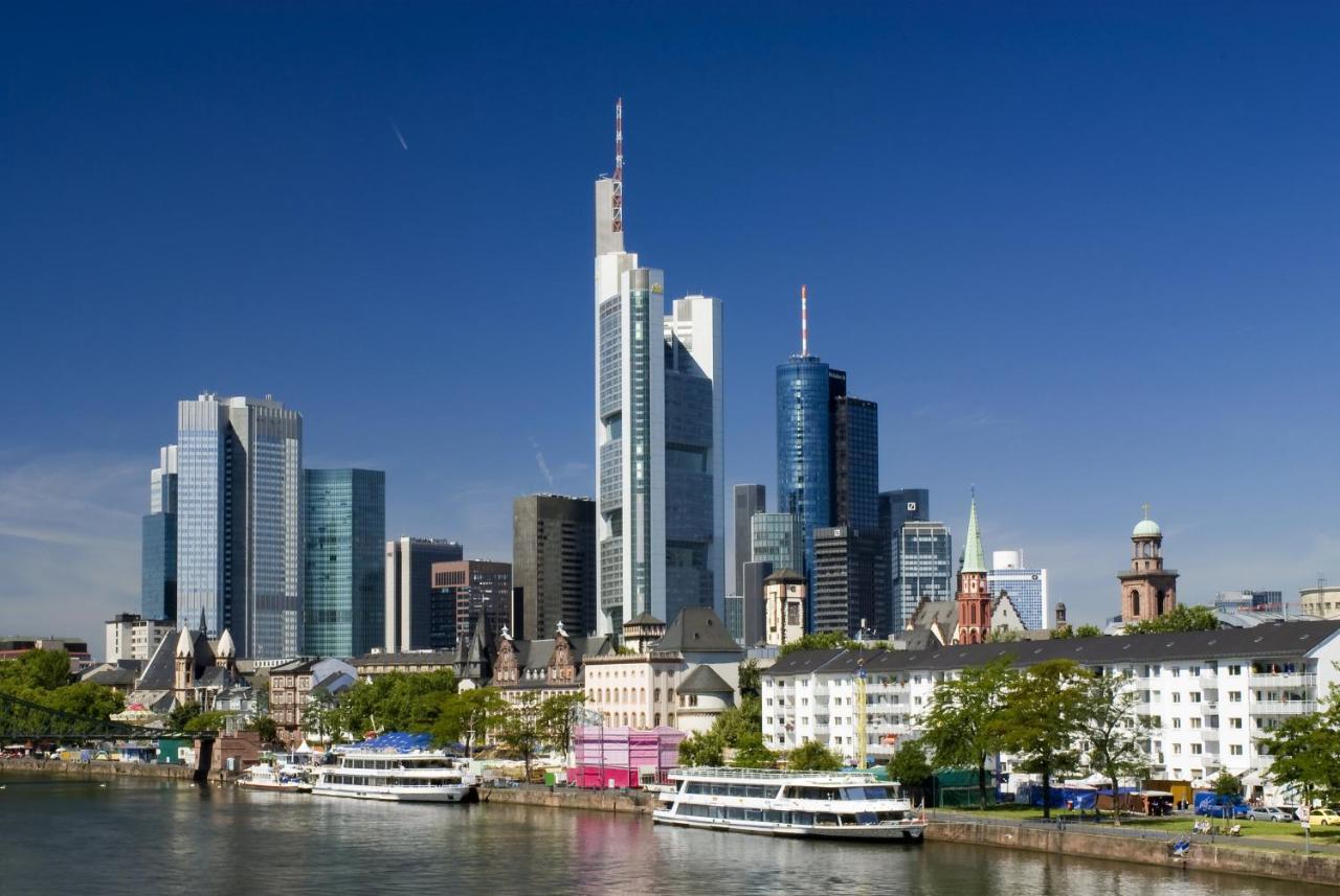 Holiday Inn Express Frankfurt Messe By Ihg Francoforte sul Meno Esterno foto