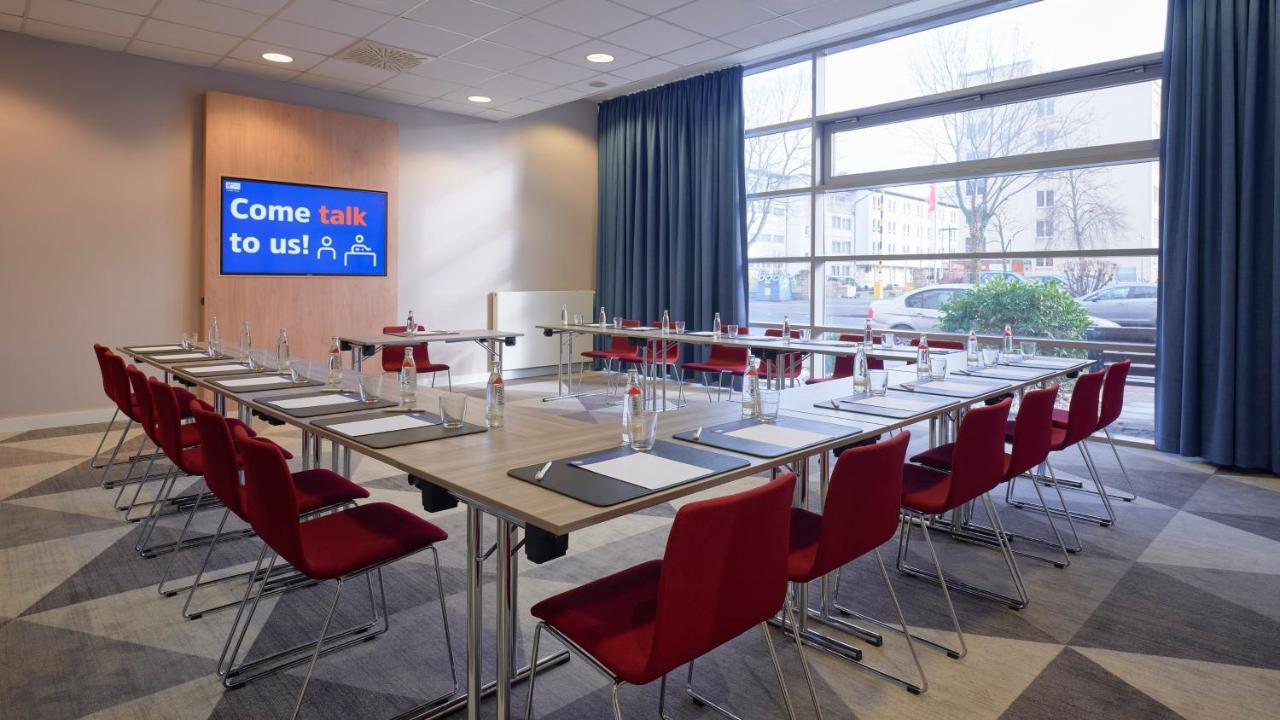 Holiday Inn Express Frankfurt Messe By Ihg Francoforte sul Meno Esterno foto