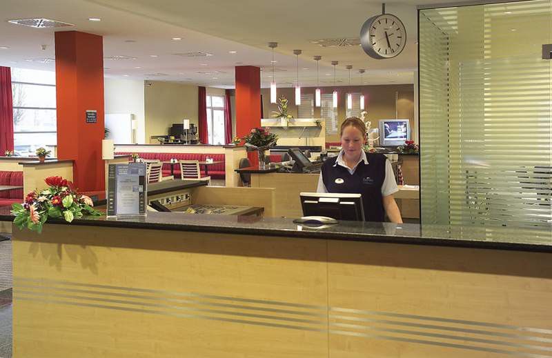 Holiday Inn Express Frankfurt Messe By Ihg Francoforte sul Meno Esterno foto