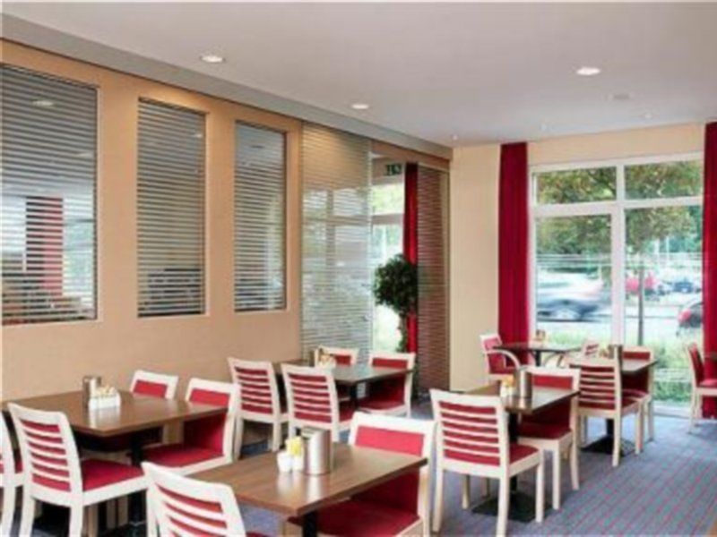 Holiday Inn Express Frankfurt Messe By Ihg Francoforte sul Meno Esterno foto