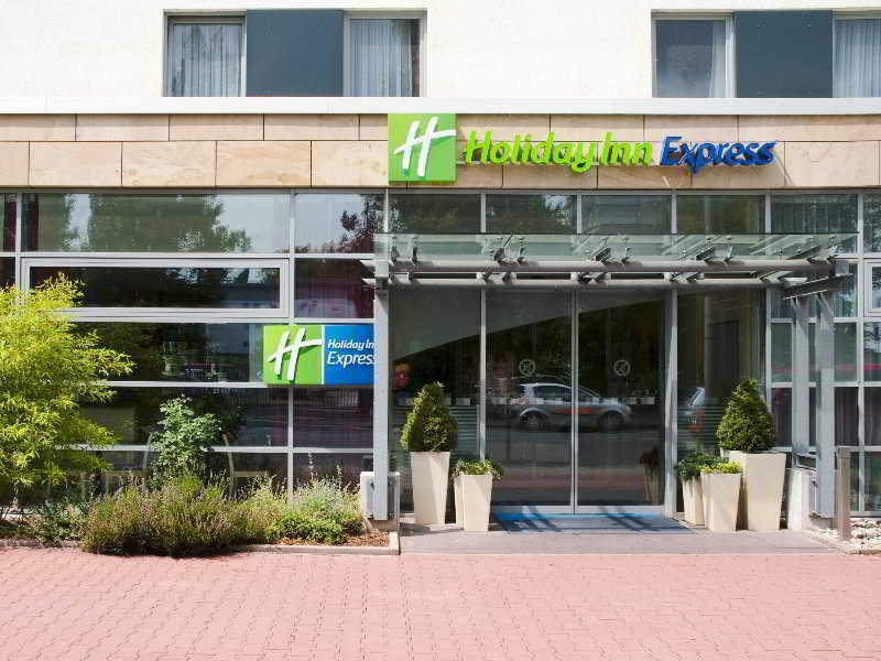 Holiday Inn Express Frankfurt Messe By Ihg Francoforte sul Meno Esterno foto