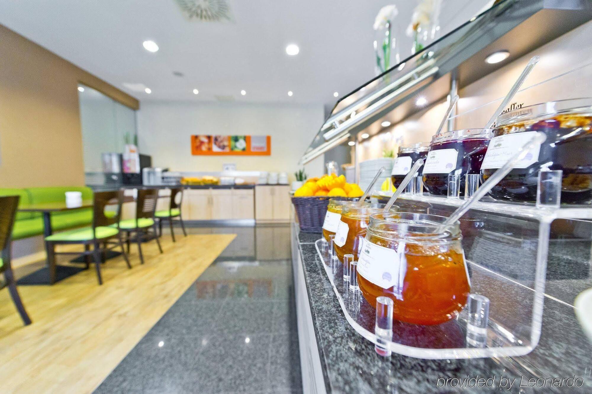 Holiday Inn Express Frankfurt Messe By Ihg Francoforte sul Meno Esterno foto