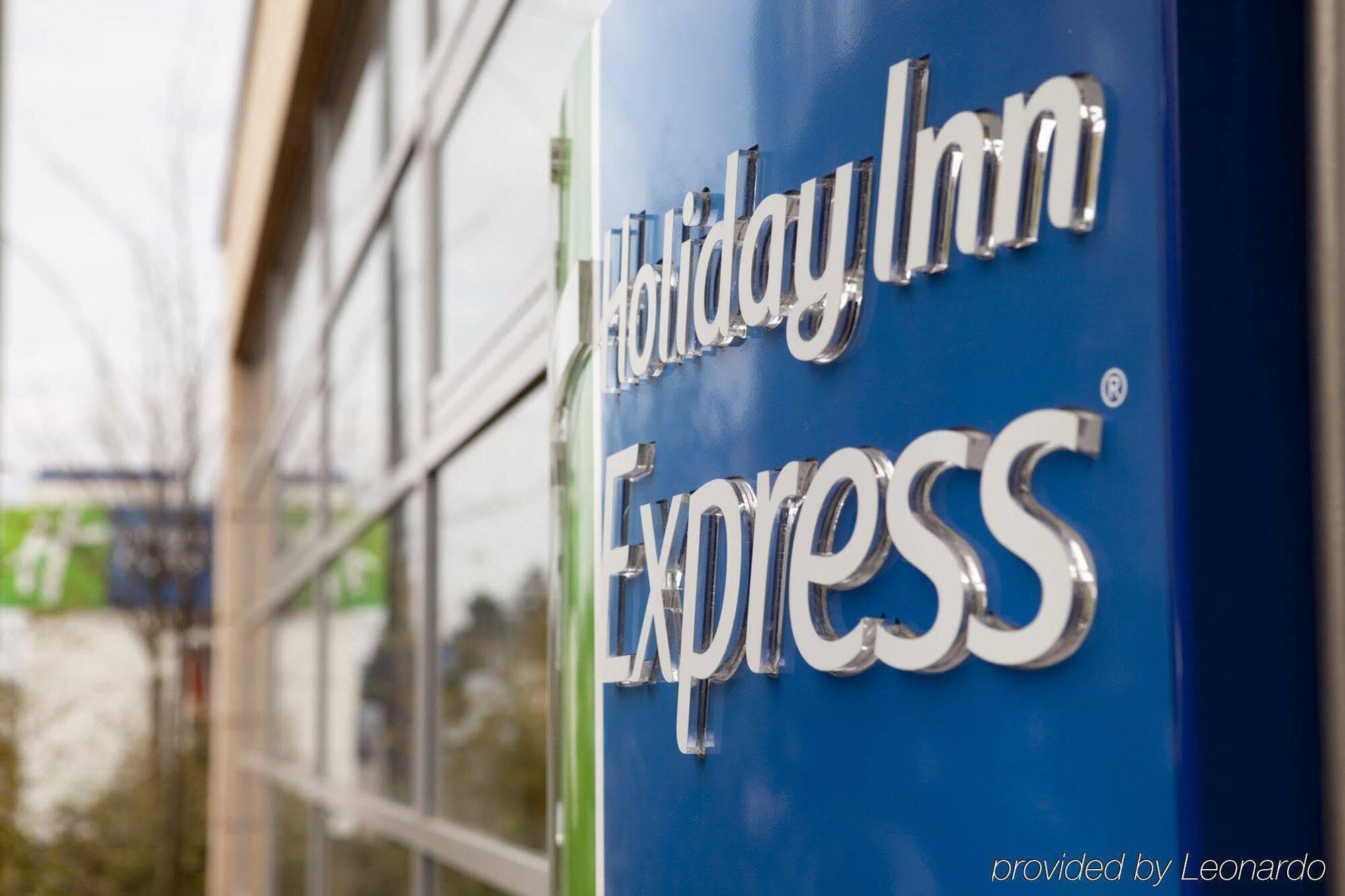 Holiday Inn Express Frankfurt Messe By Ihg Francoforte sul Meno Esterno foto