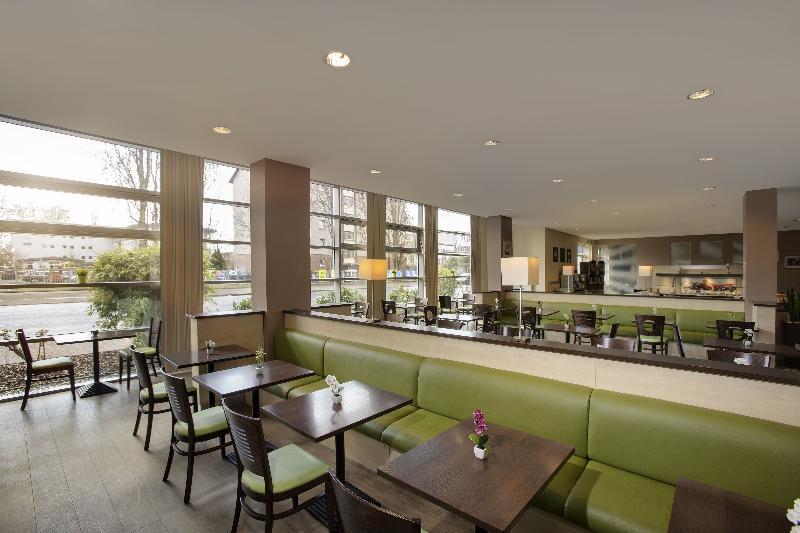 Holiday Inn Express Frankfurt Messe By Ihg Francoforte sul Meno Esterno foto